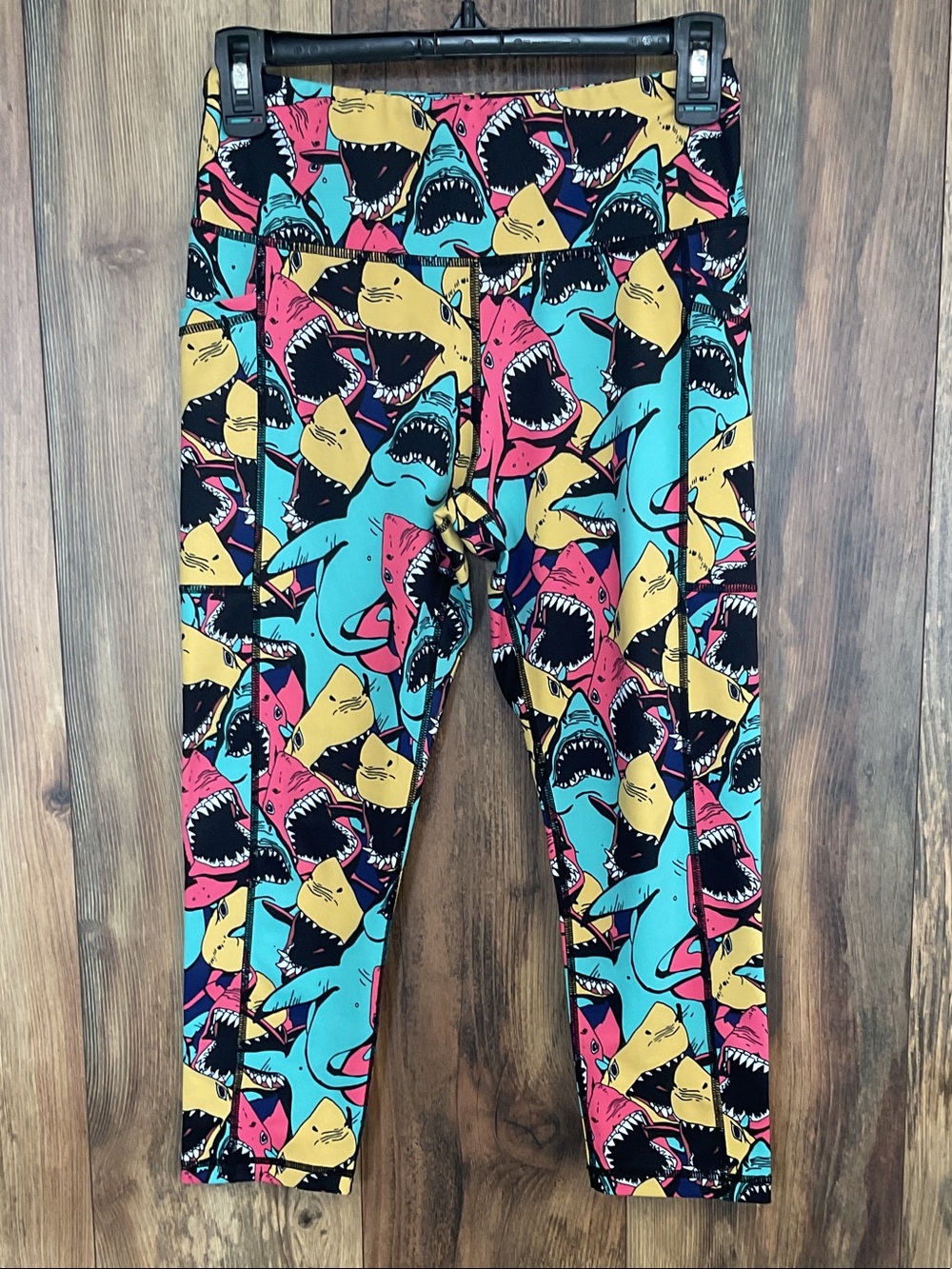 Constantly Varied Gear Shark-Print Crop Leggings S 329B